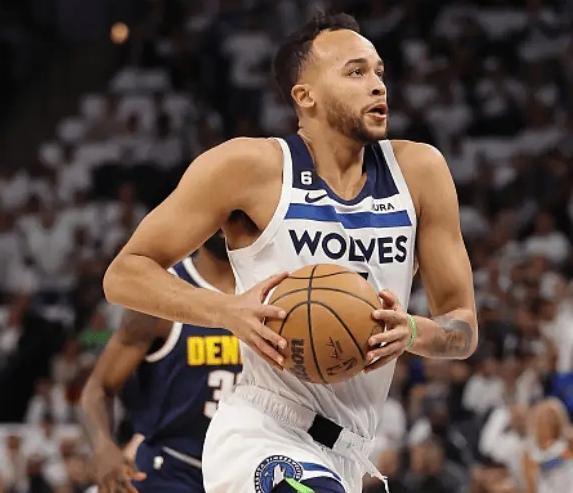  爱德华兹34分森林狼逆袭掘金  